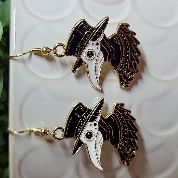 Plague Doctor Earrings, Unisex - Picture 3 of 6